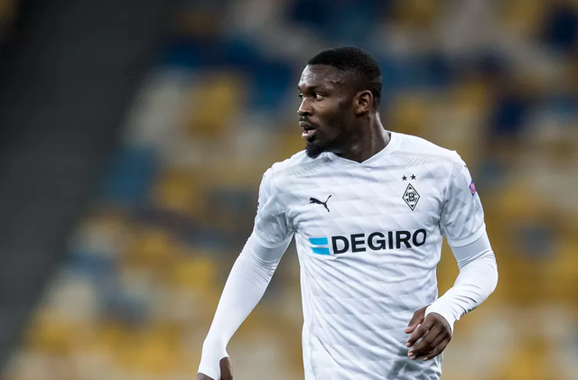 尼亚的射门 尼亚的射门